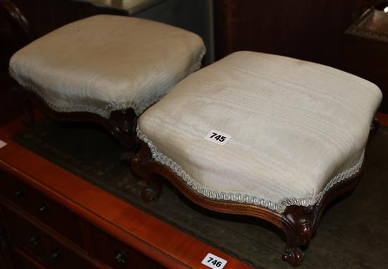 Pair foot stools